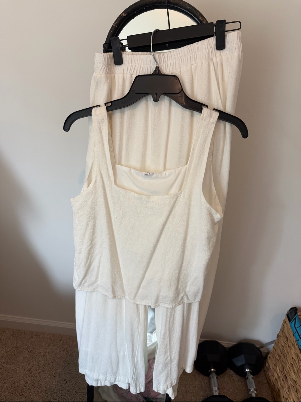 White linen set